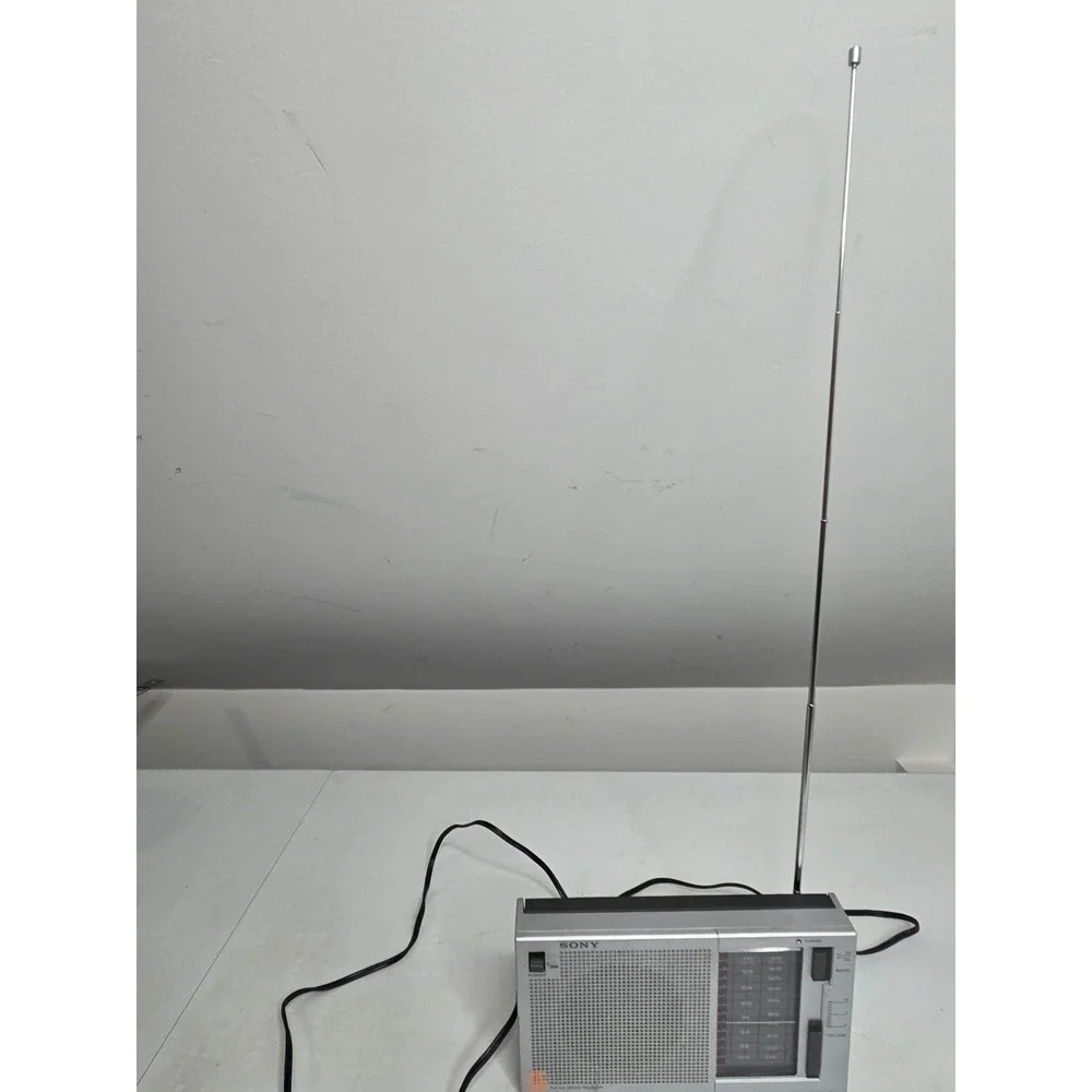 Sony ICF-710W FM/AM 2 Band Receiver Radio Portable Tested Working Vinatge